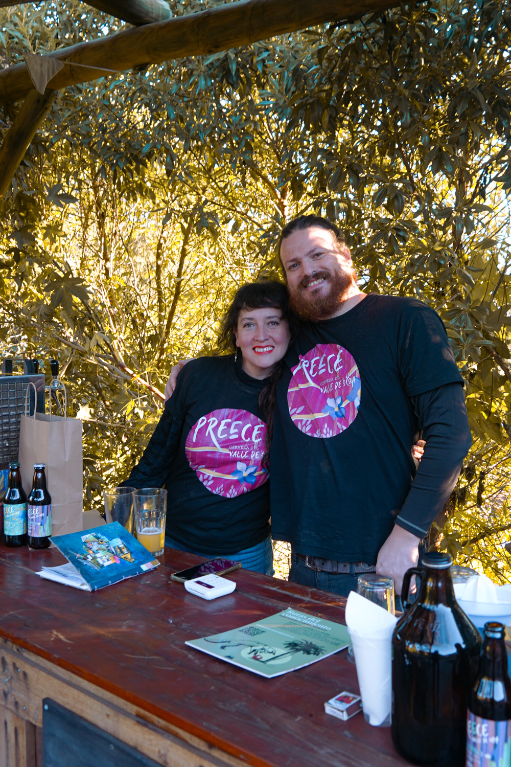 Gloria y Juanfra en stand Preece